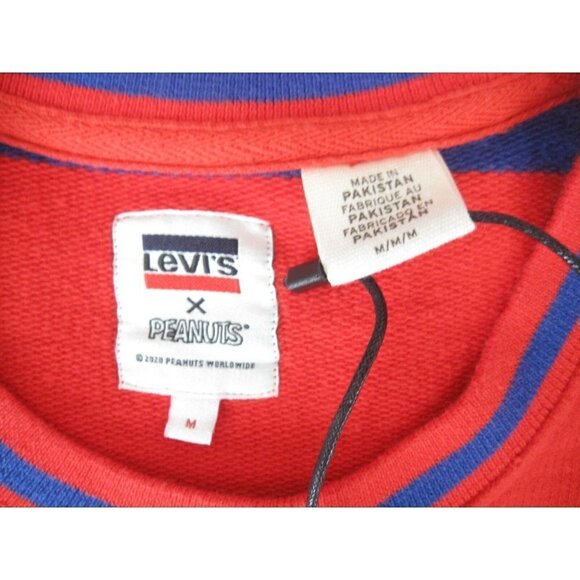 New Levis Peanuts Crew Neck Snoopy What A Moment Soccer Pullover Sz M Irregular - Picture 3 of 8